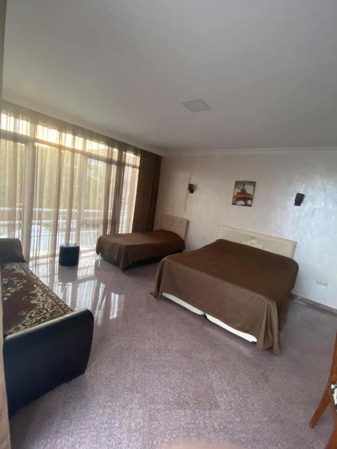 Guest House "Sulo" Kobuleti ภายนอก รูปภาพ